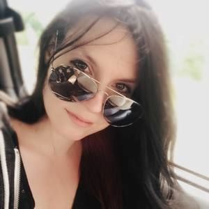 Meet your Posher, Liz